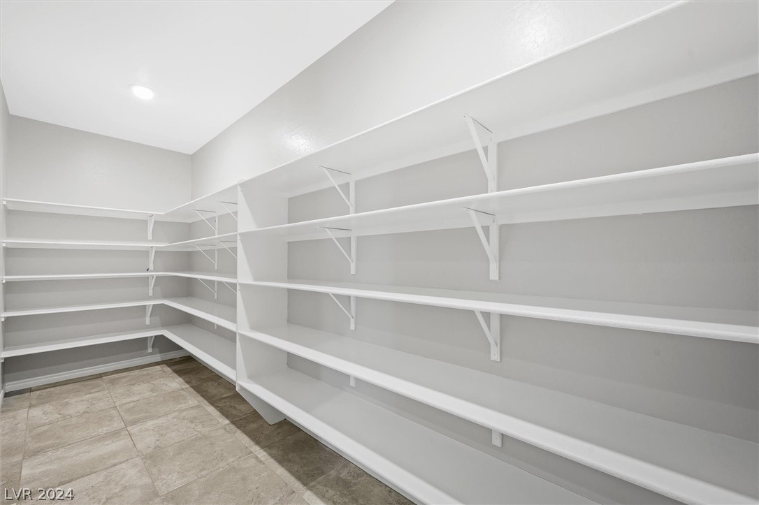 6037 Dover Palace Street