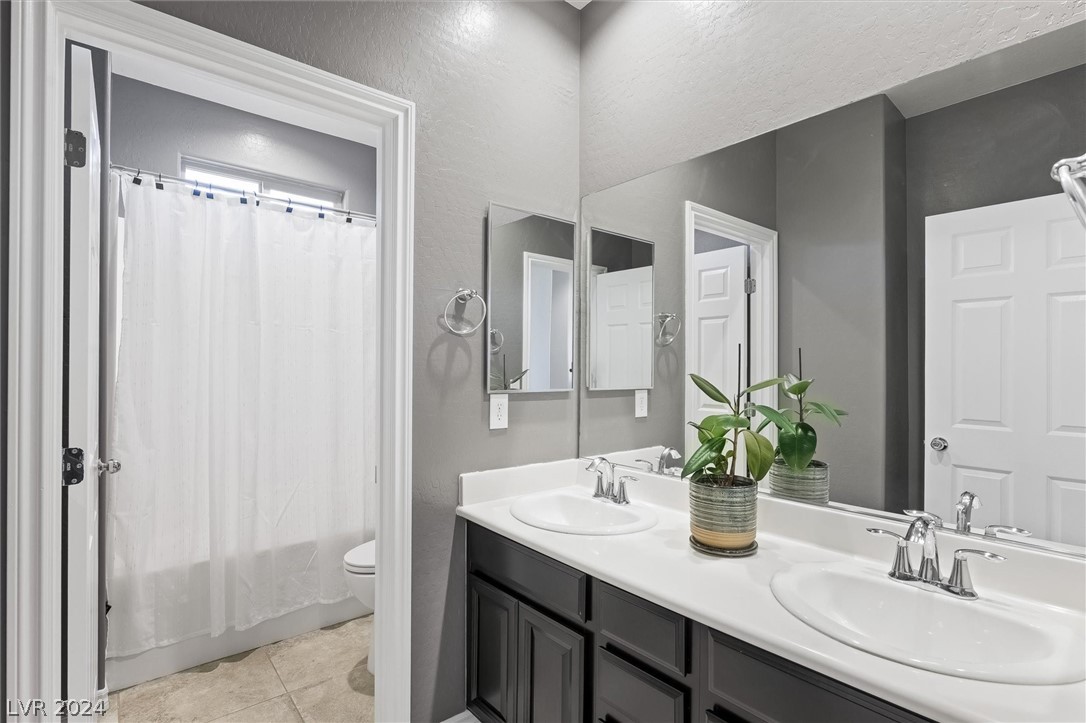 6037 Dover Palace Street