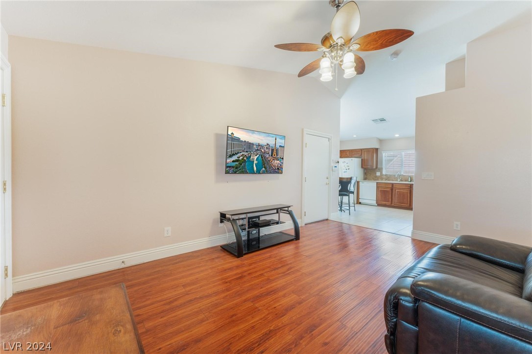 5362 Blue Oat Avenue 0