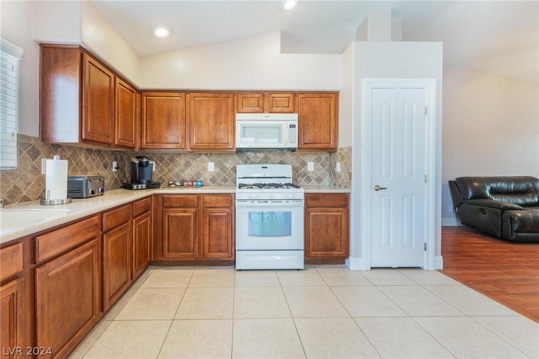 5362 Blue Oat Avenue 0