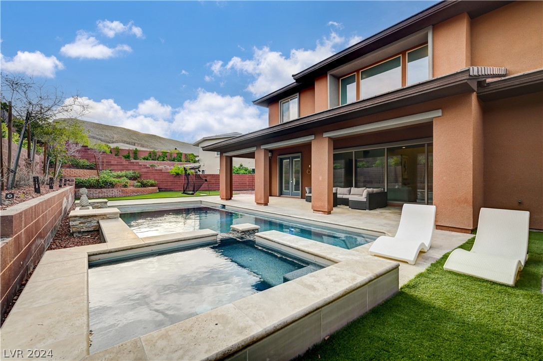 10433 Ember Rose Avenue