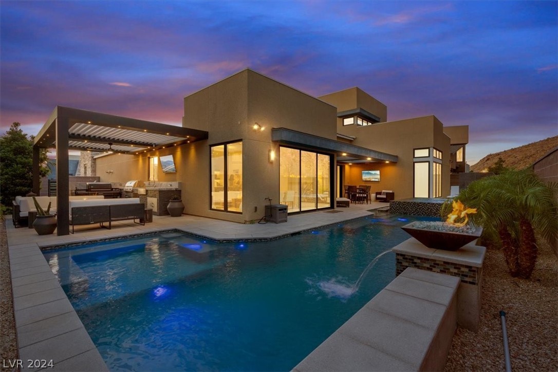 2195 Skyline Heights Lane