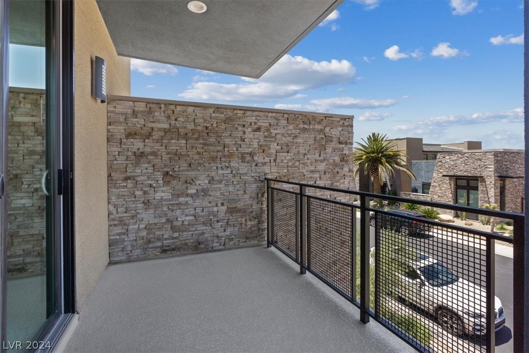 2195 Skyline Heights Lane