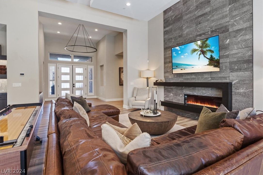 2195 Skyline Heights Lane