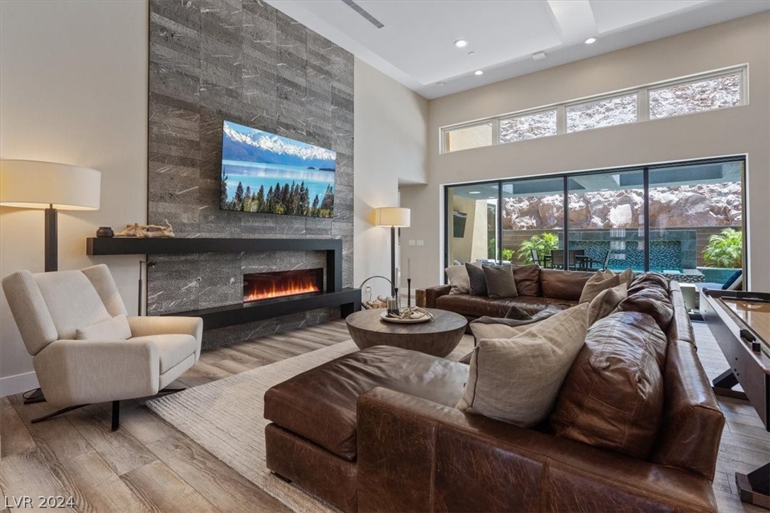 2195 Skyline Heights Lane