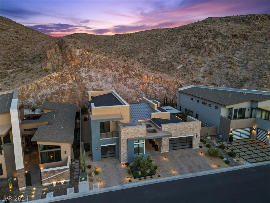 2195 Skyline Heights Lane