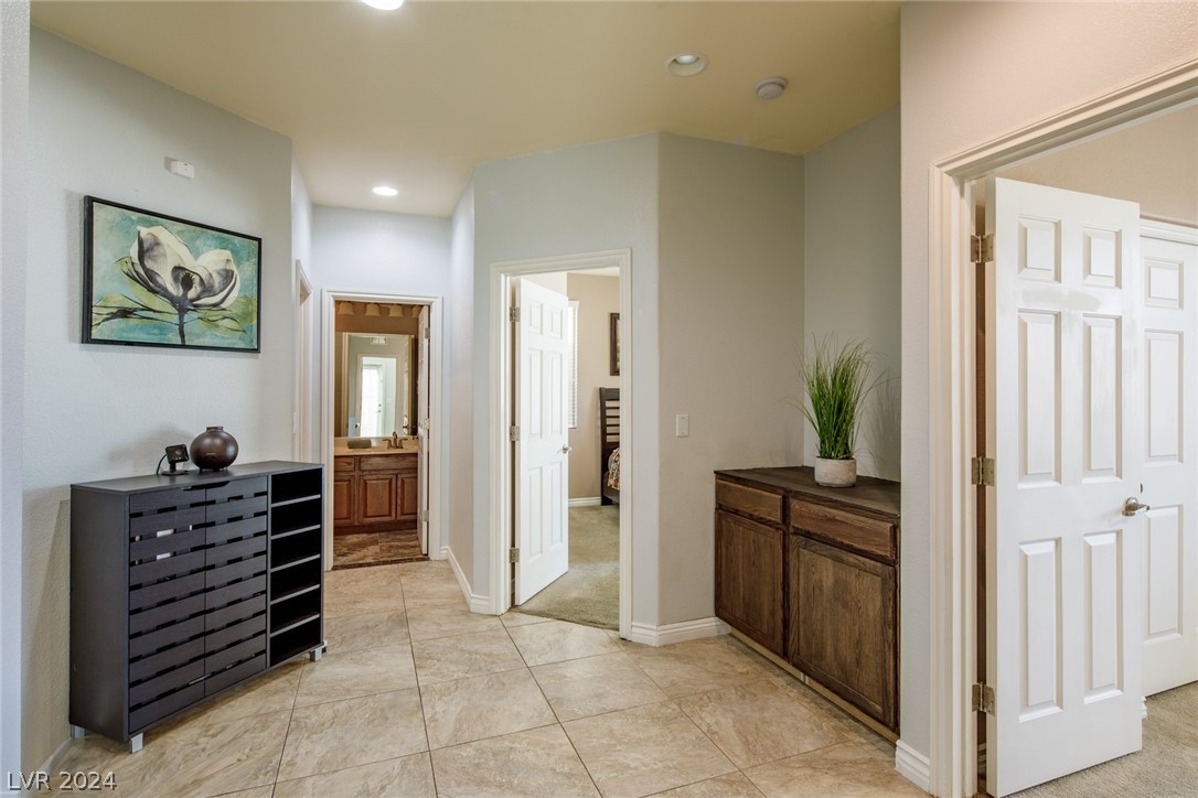 1048 Valley Light Avenue