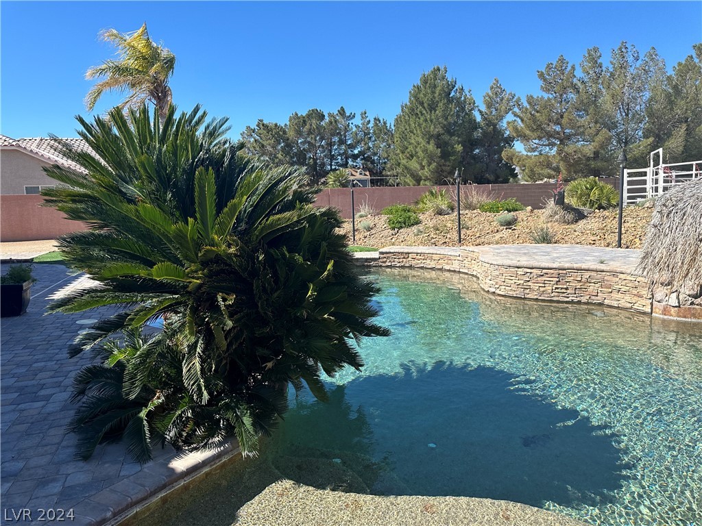 9940 Four Views Street