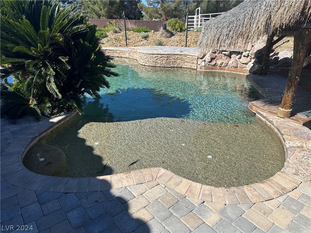 9940 Four Views Street