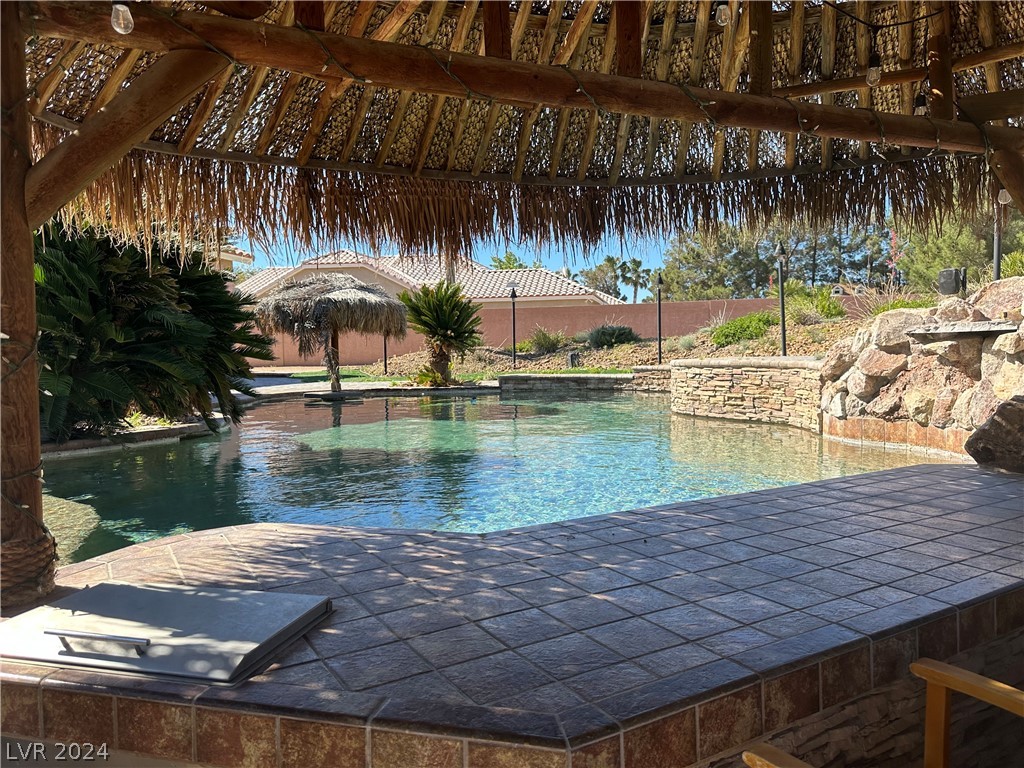 9940 Four Views Street