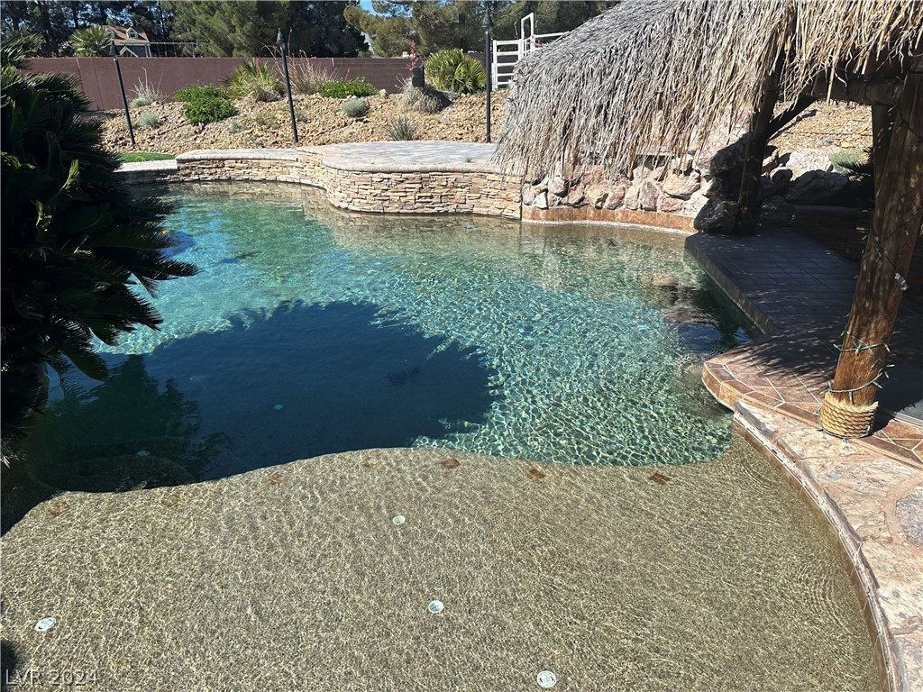 9940 Four Views Street