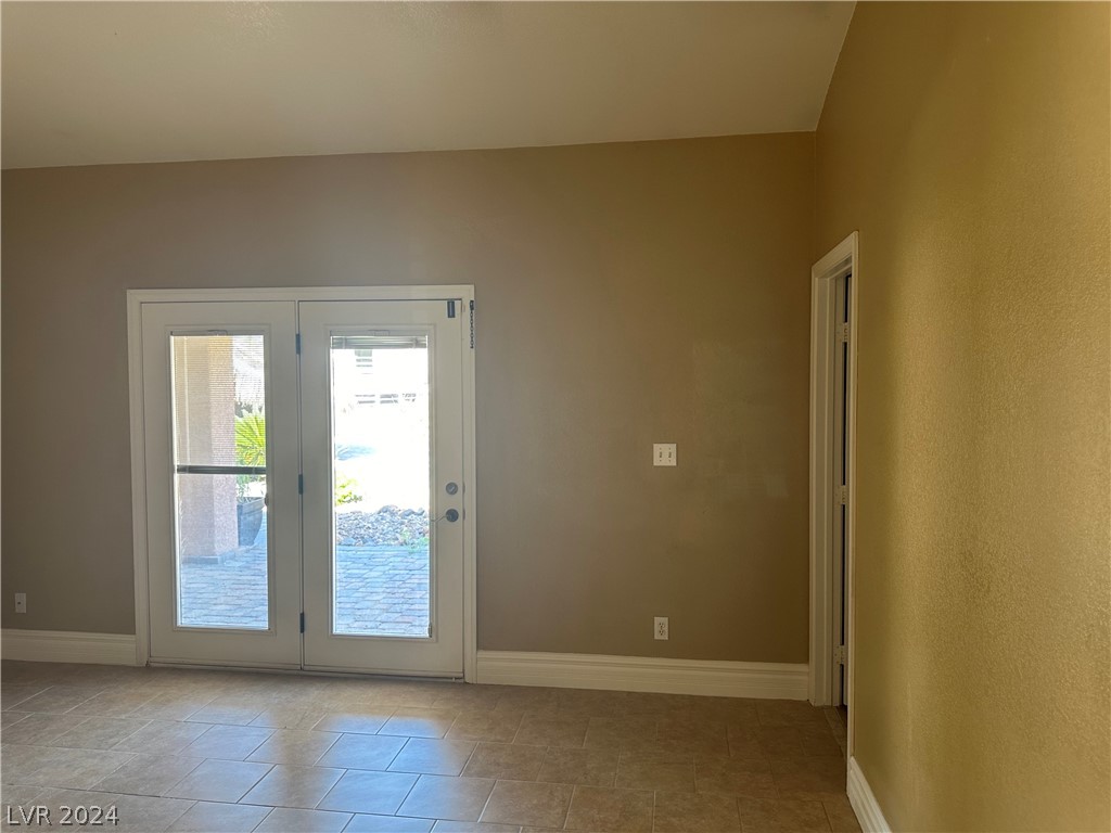 9940 Four Views Street