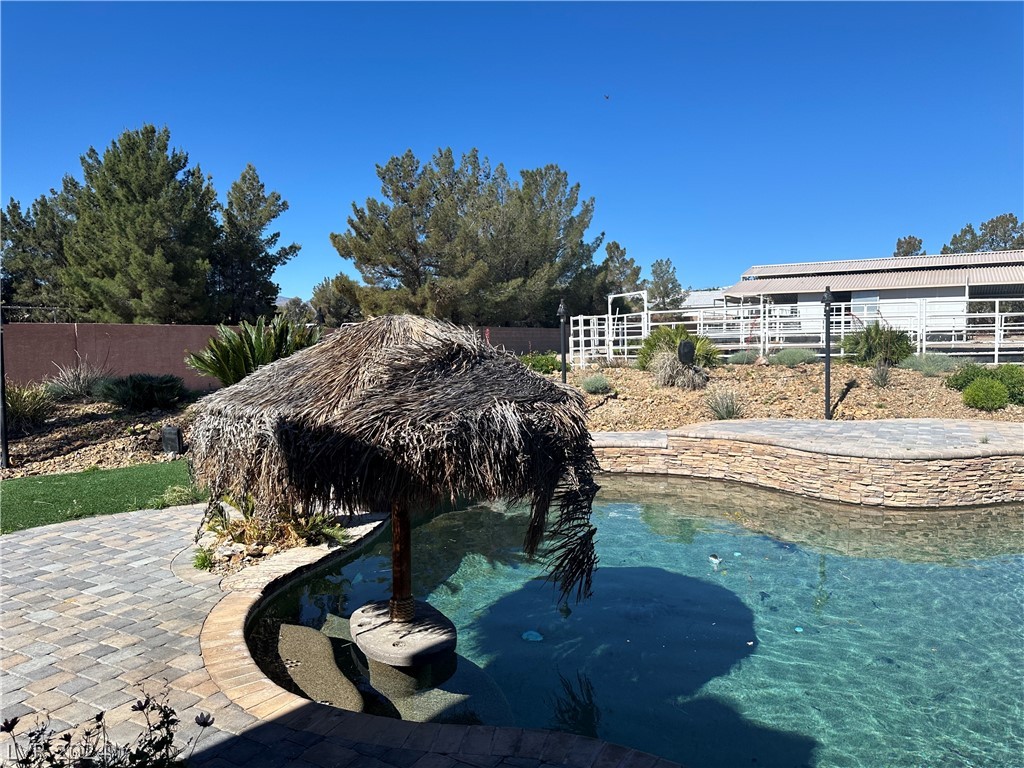 9940 Four Views Street