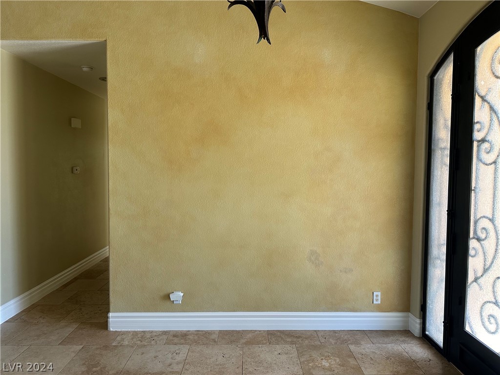 9940 Four Views Street