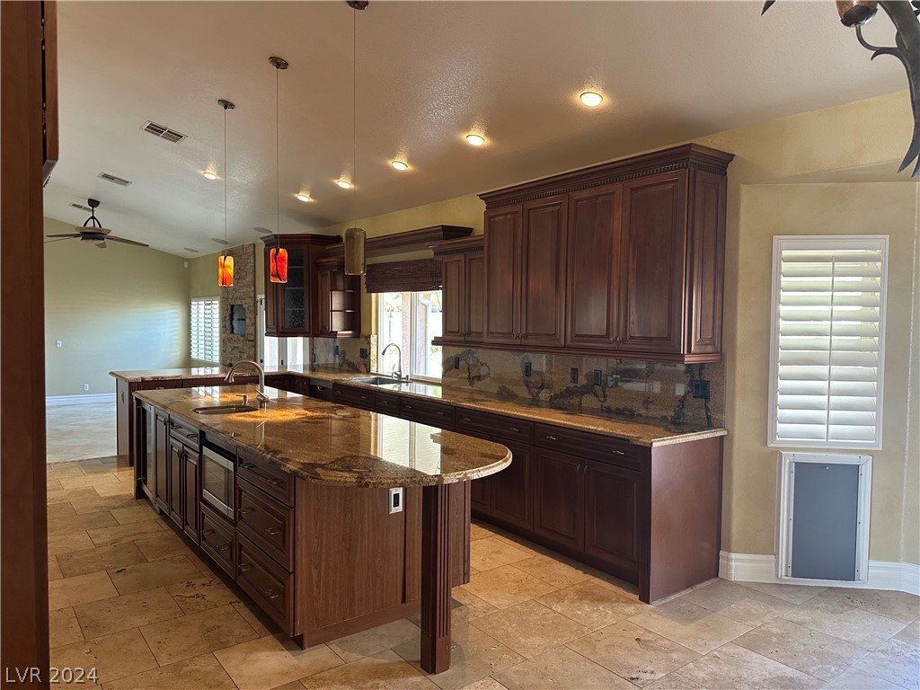 9940 Four Views Street