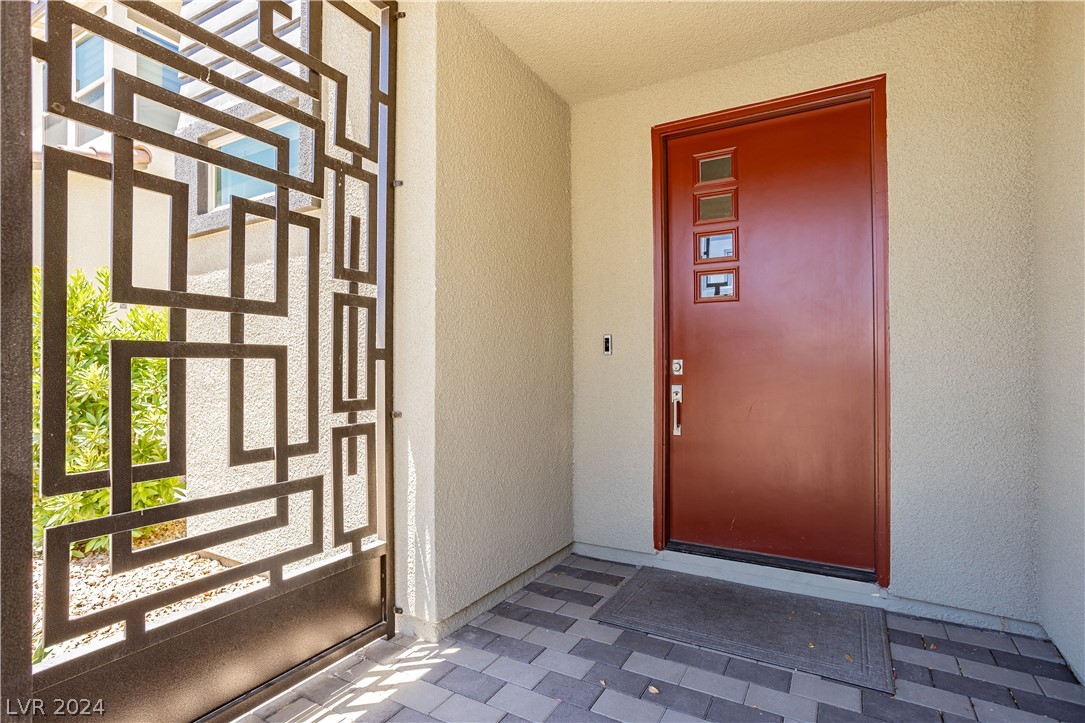 6833 Peakview Street