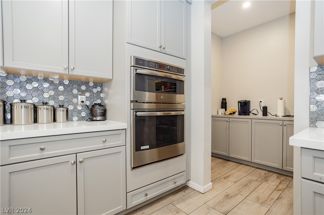 6833 Peakview Street