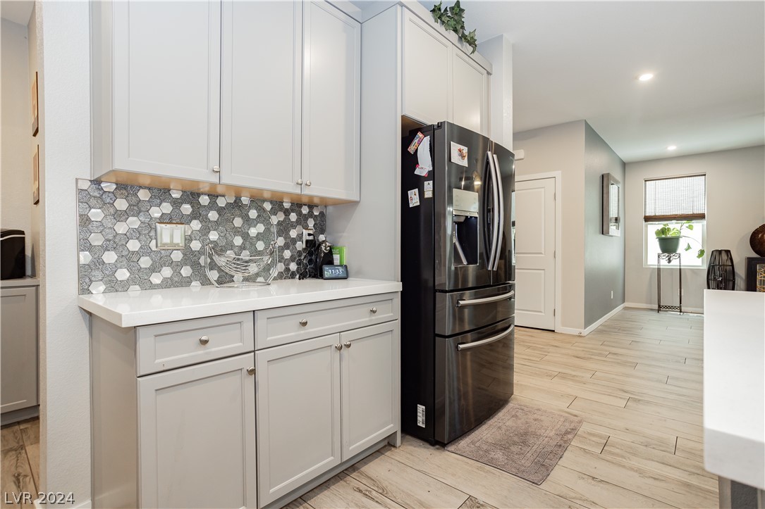 6833 Peakview Street