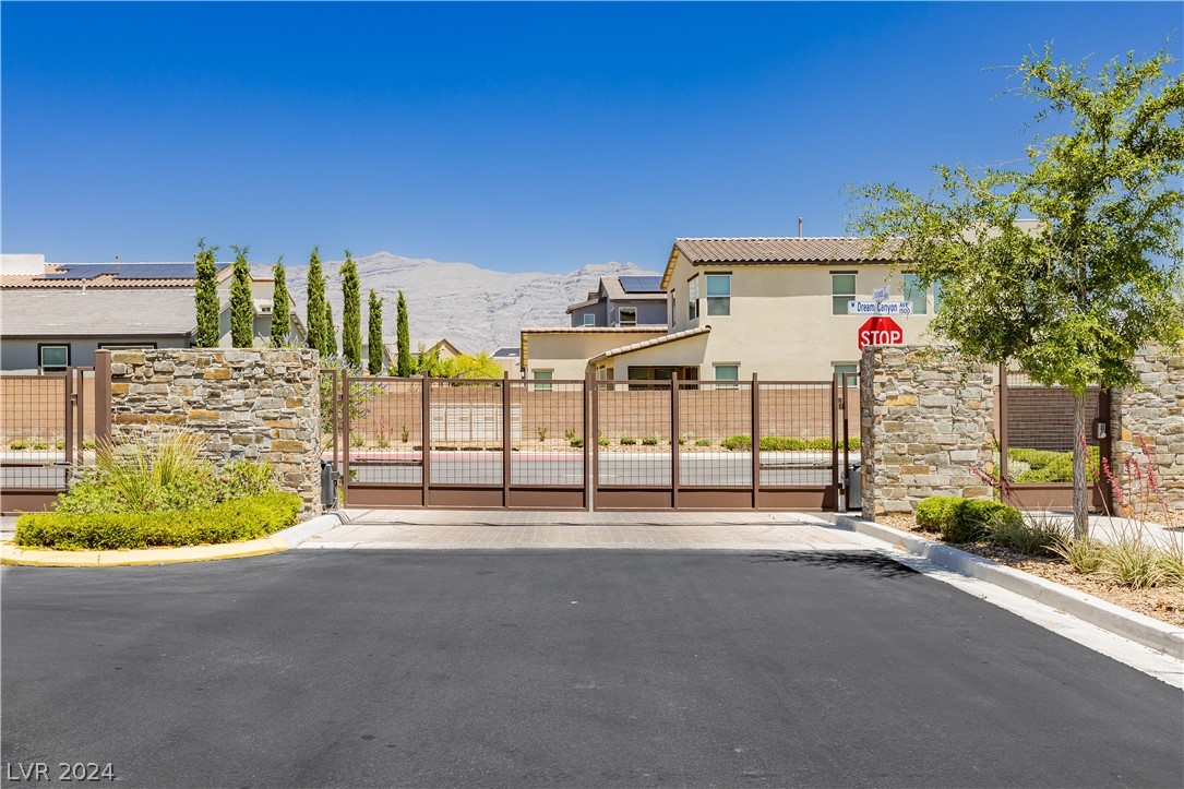 6833 Peakview Street