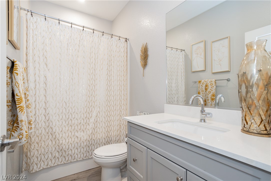 6833 Peakview Street