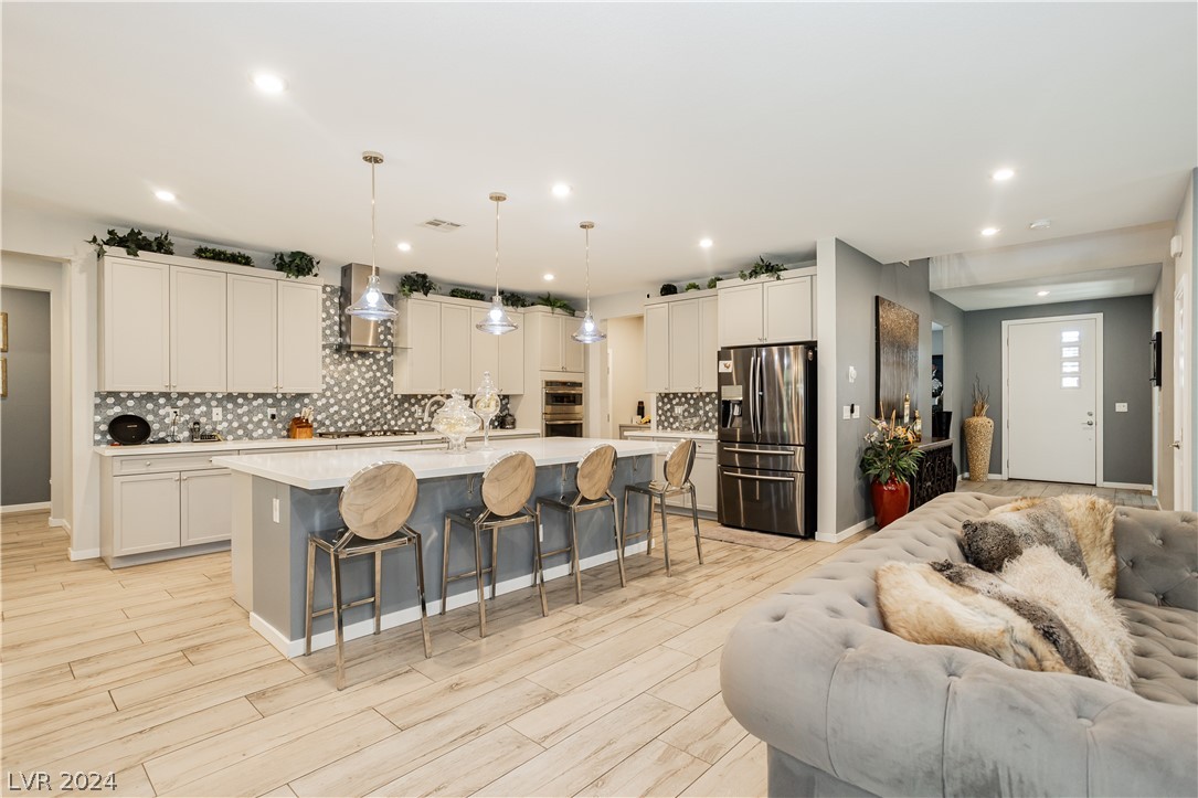 6833 Peakview Street