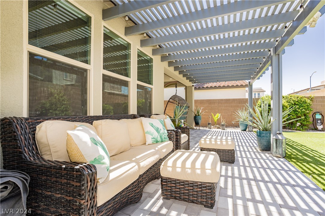 6833 Peakview Street