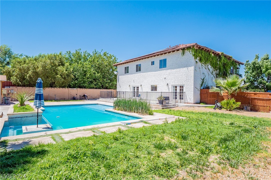 6513 West Tropical Parkway