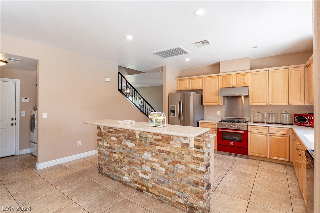 6513 West Tropical Parkway