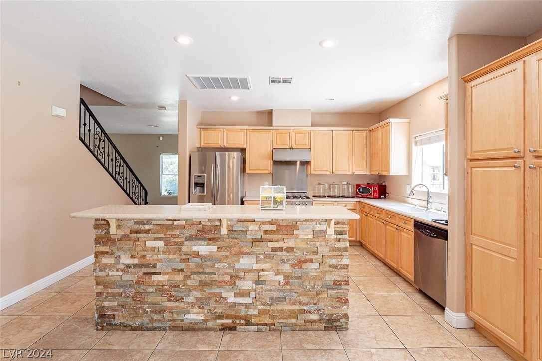 6513 West Tropical Parkway