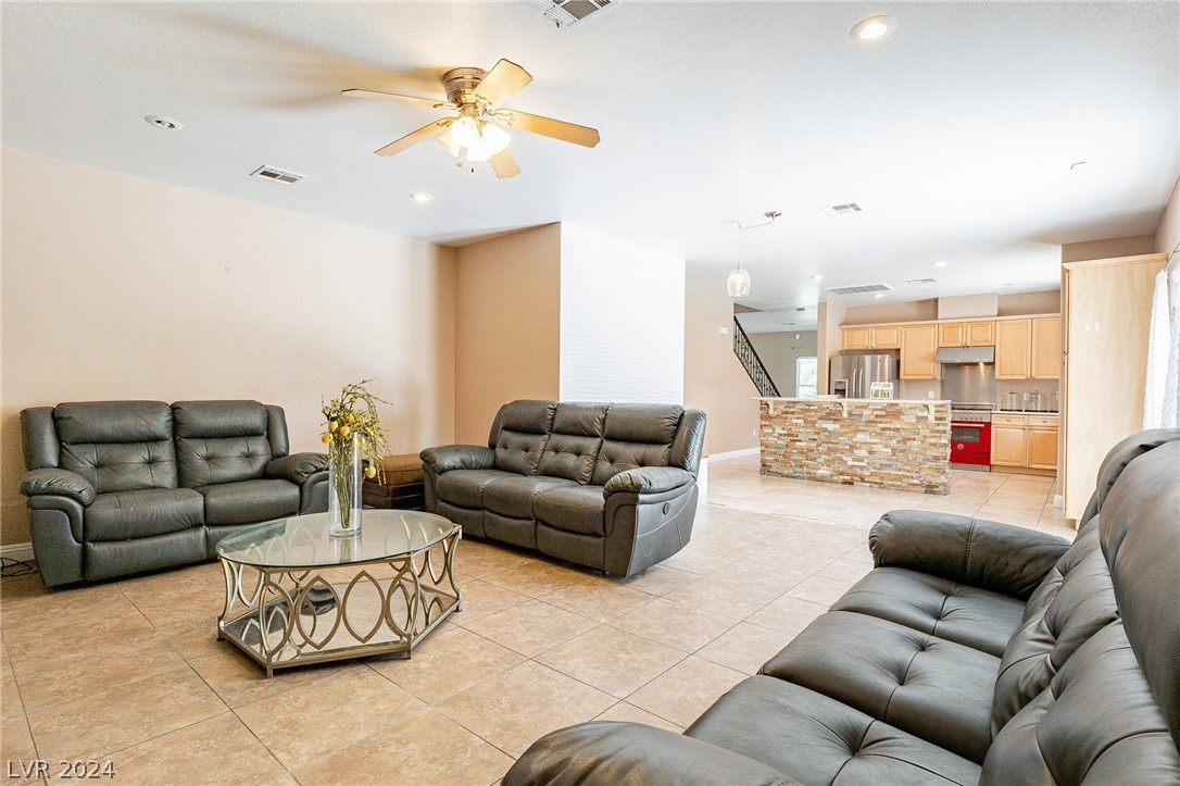 6513 West Tropical Parkway