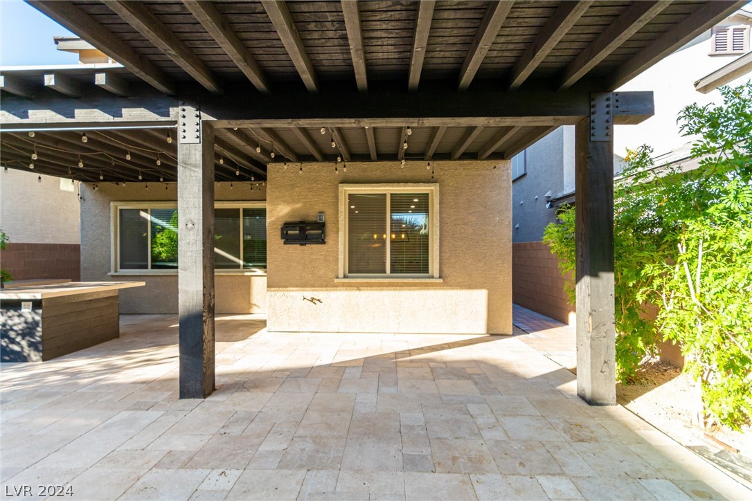 913 Sycamore Falls Street