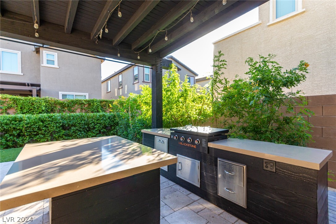 913 Sycamore Falls Street