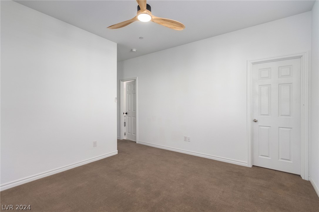 913 Sycamore Falls Street