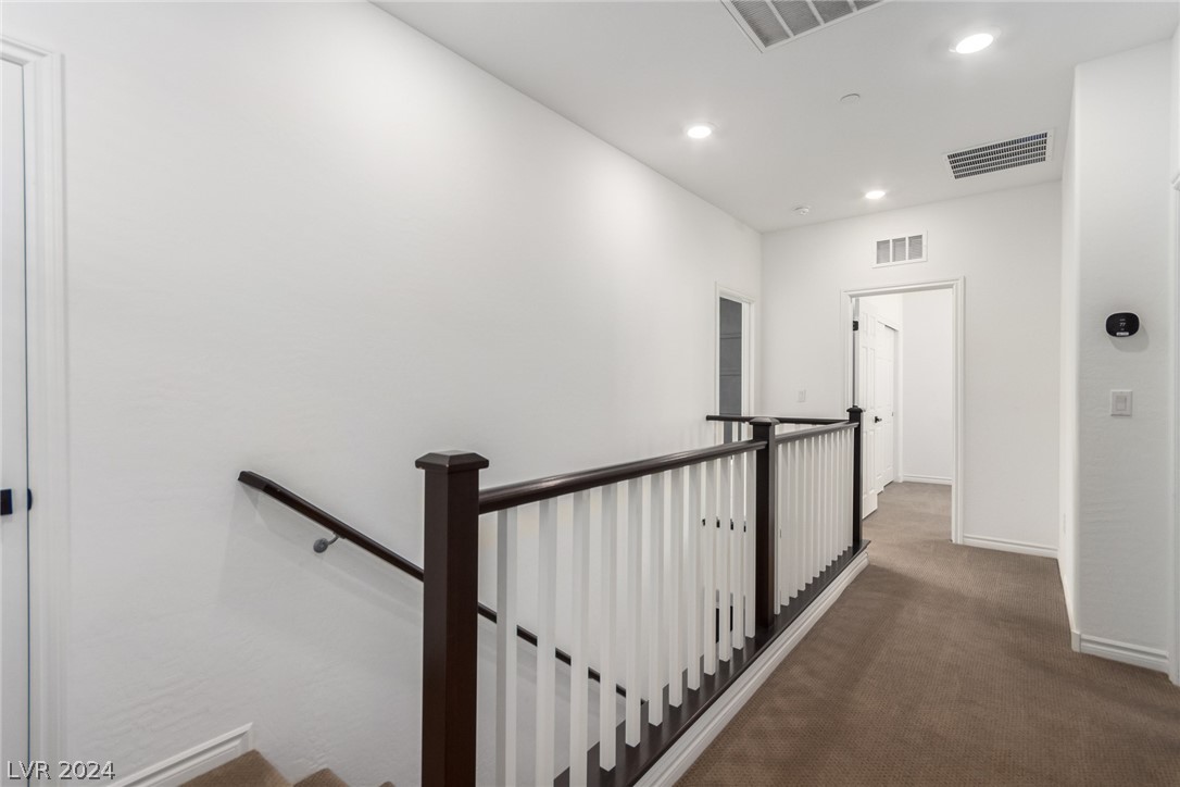 913 Sycamore Falls Street