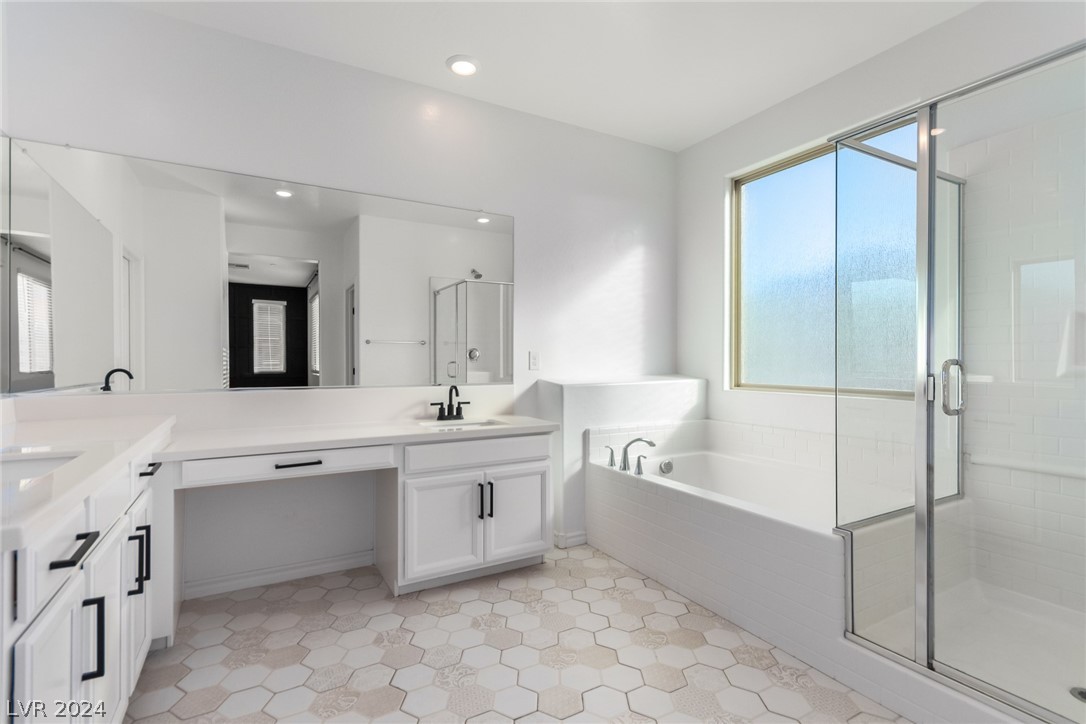 913 Sycamore Falls Street