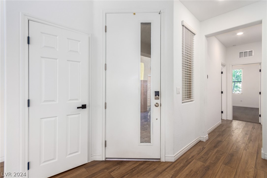 913 Sycamore Falls Street