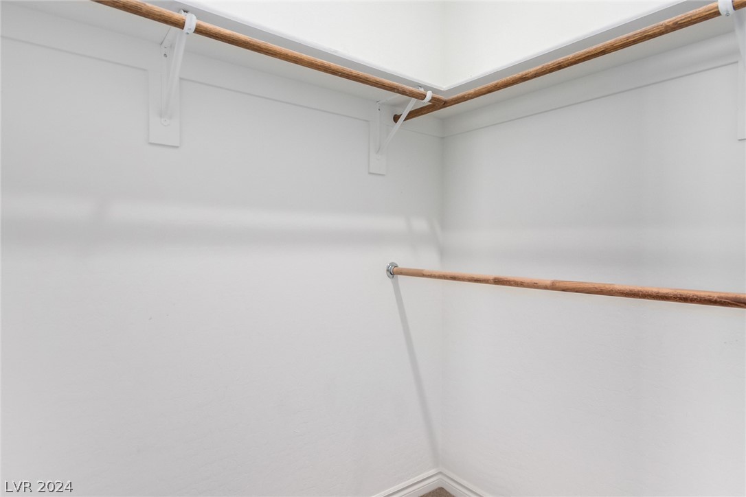 913 Sycamore Falls Street