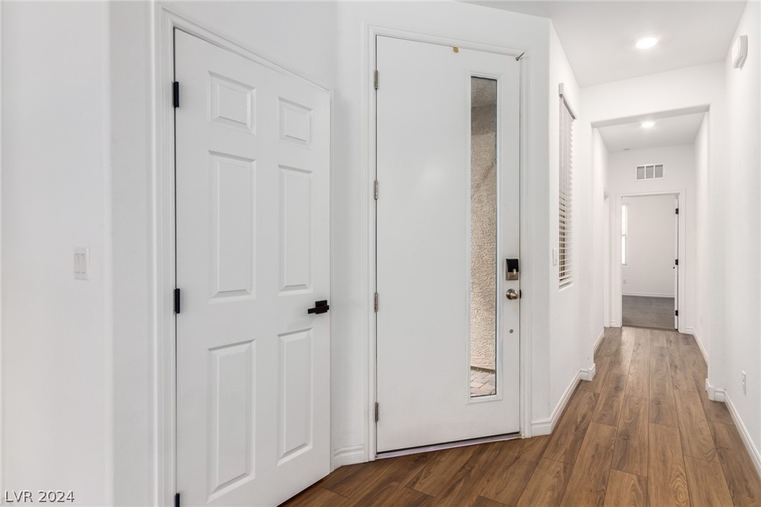 913 Sycamore Falls Street