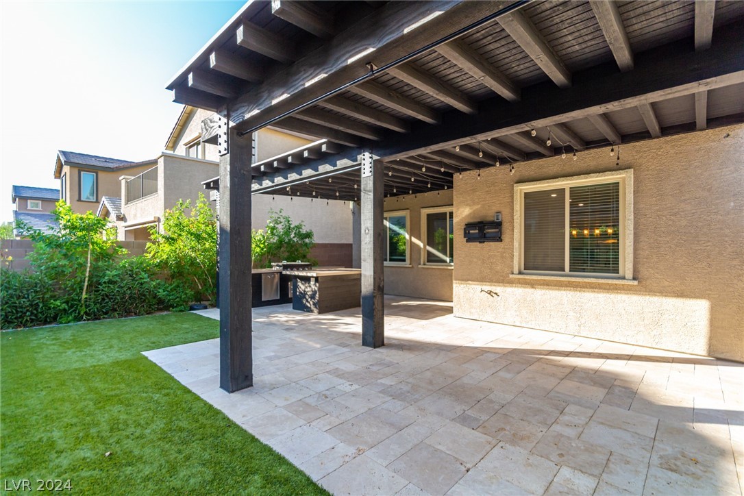 913 Sycamore Falls Street