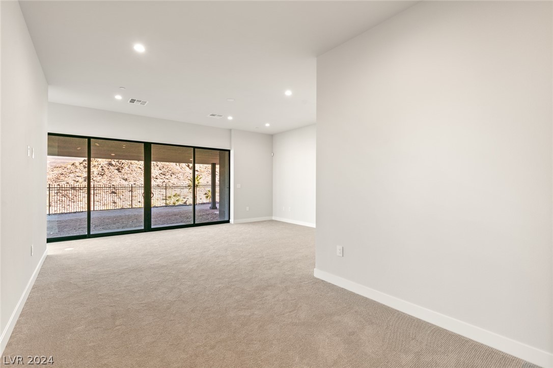 621 SLEEPING DRAGON Drive