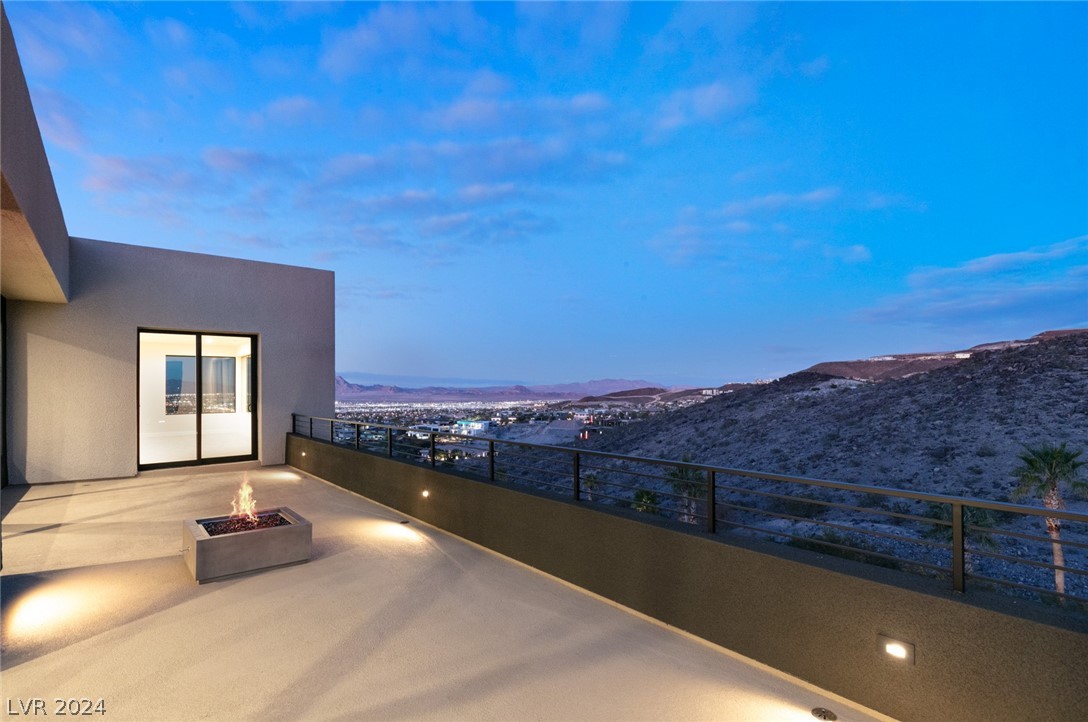 621 SLEEPING DRAGON Drive