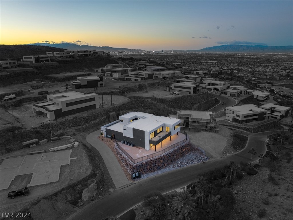 621 SLEEPING DRAGON Drive