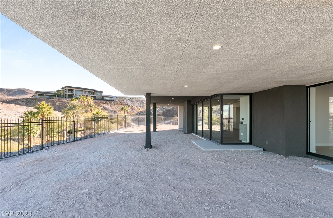 621 SLEEPING DRAGON Drive