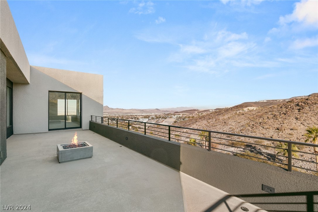 621 SLEEPING DRAGON Drive