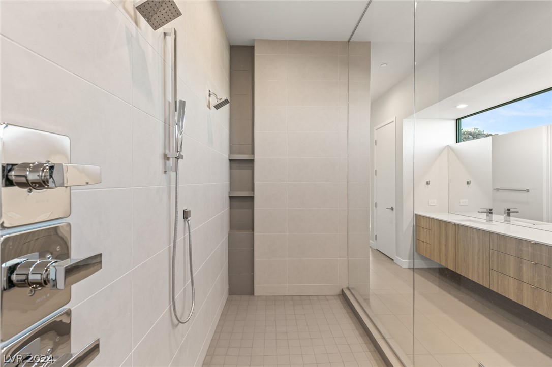 621 SLEEPING DRAGON Drive