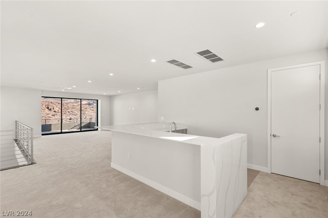 621 SLEEPING DRAGON Drive