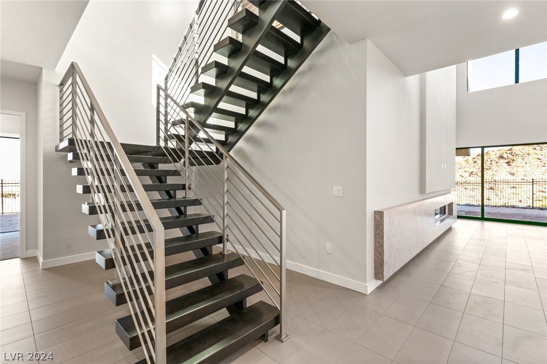 621 SLEEPING DRAGON Drive