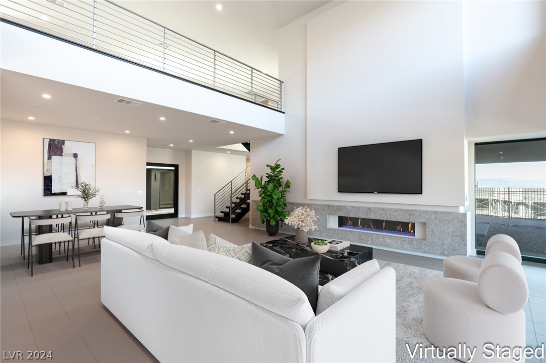 621 SLEEPING DRAGON Drive