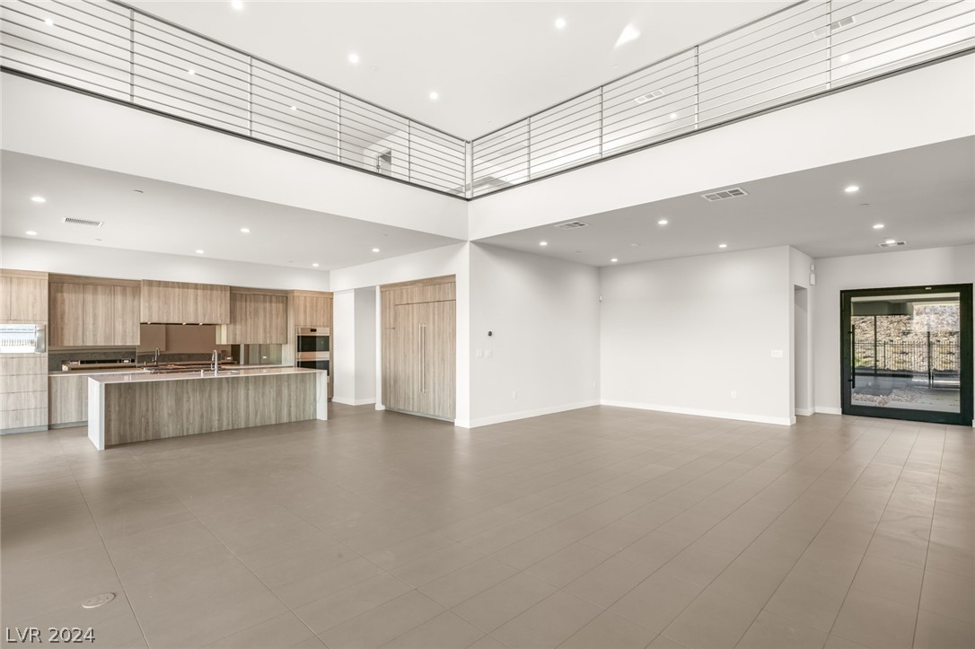 621 SLEEPING DRAGON Drive