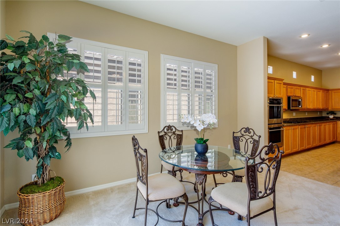 425 Via Stretto Avenue